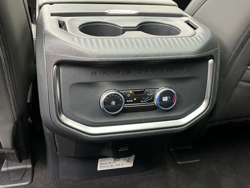 New 2025 Ford Expedition Max Active image 14