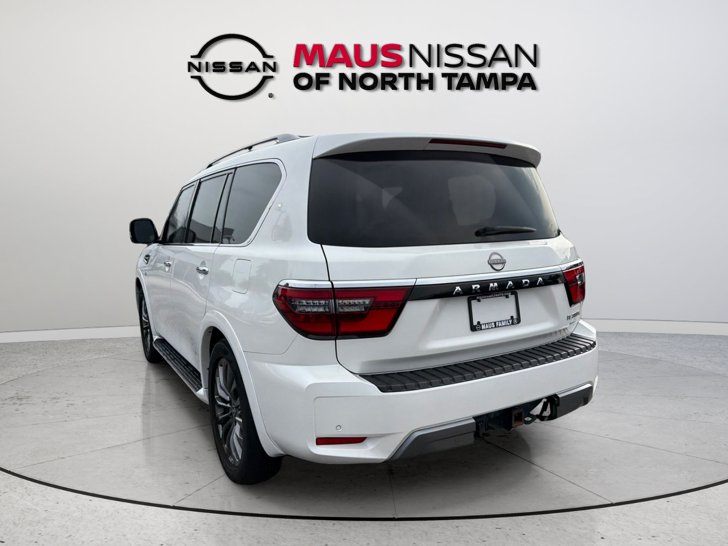 Used 2022 Nissan Armada Platinum w/ Captain's Chairs Package RWD image 6