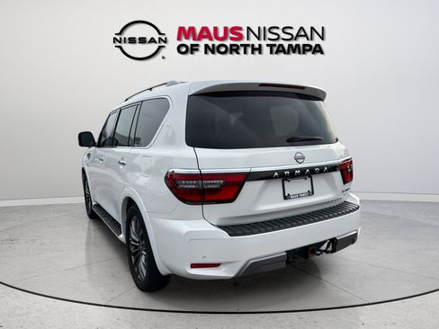 Used 2022 Nissan Armada Platinum w/ Captain's Chairs Package RWD image 6