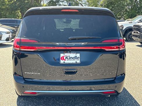 New 2027 Chrysler Pacifica Select FWD image 28