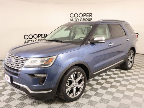 Used 2018 Ford Explorer Platinum image 11