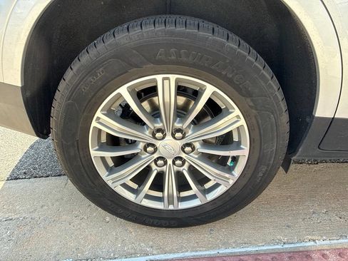 Used 2018 Cadillac XT5 Luxury w/ Driver Awareness Package FWD image 7