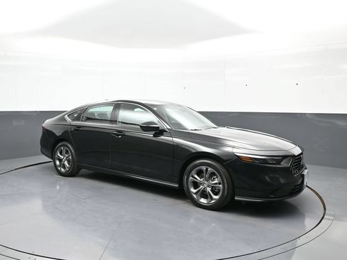 Certified 2023 Honda Accord EX image 4