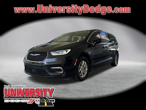 Used 2024 Chrysler Pacifica Touring-L FWD image 1