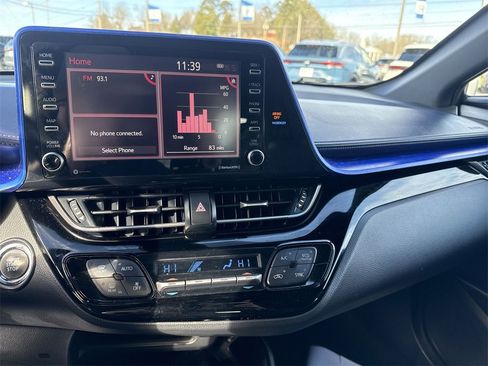 Used 2020 Toyota C-HR XLE image 11