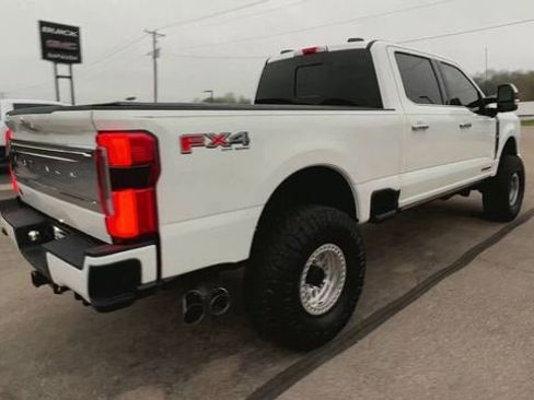 Used 2024 Ford F250 Platinum AWD/4WD image 8