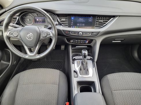 Used 2019 Buick Regal Preferred w/ Sights and Sounds Package image 10