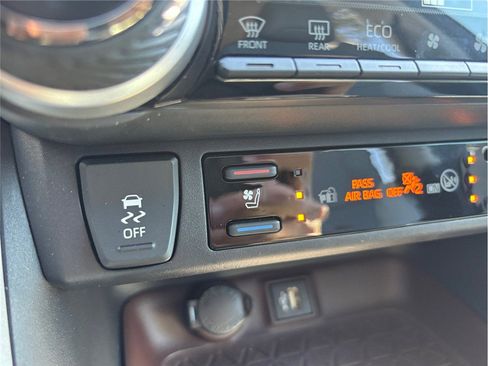 Used 2024 Toyota RAV4 Limited image 34