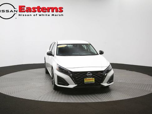Used 2025 Nissan Altima 2.5 SR FWD image 50
