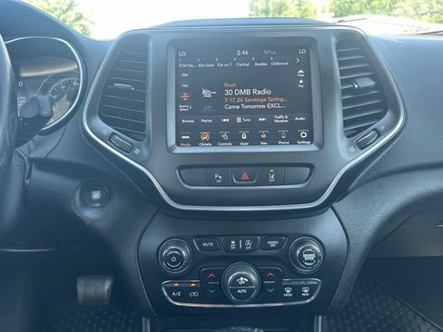Used 2021 Jeep Cherokee Trailhawk w/ Sun, Sound & Nav Group AWD/4WD image 21