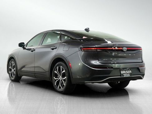 Used 2024 Toyota Crown Limited image 3