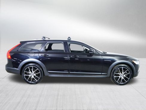 Used 2019 Volvo V90 T6 Cross Country w/ Protection Package Premier image 8