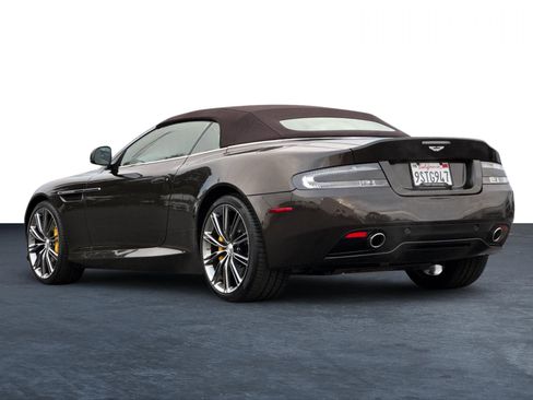 Used 2014 Aston Martin DB9 Volante image 2