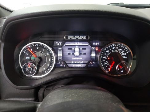 Used 2022 RAM 1500 Big Horn AWD/4WD image 6