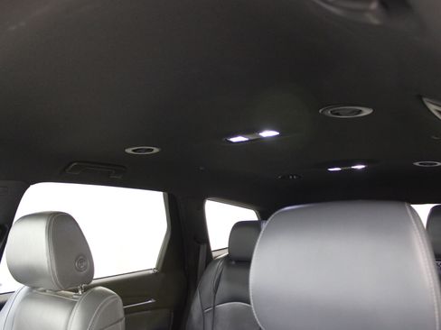 Used 2024 Buick Enclave Premium image 28