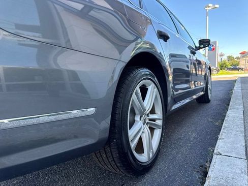 Used 2013 Volkswagen Passat TDI SE FWD image 21