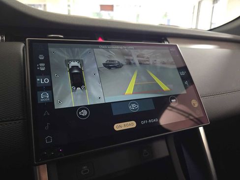 Certified 2024 Land Rover Discovery Sport Dynamic SE image 30