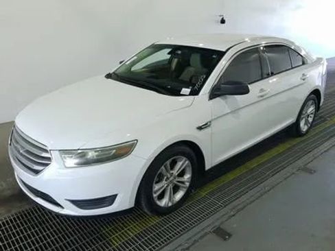 Used 2015 Ford Taurus SE FWD image 1