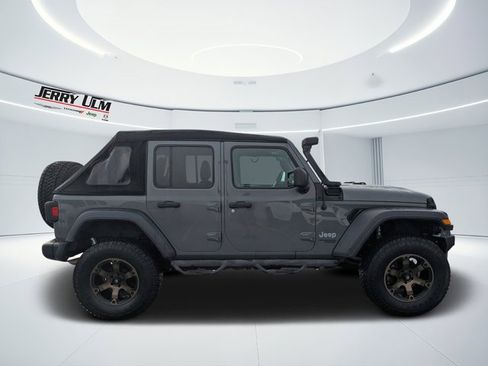 Used 2019 Jeep Wrangler Unlimited Sport image 2