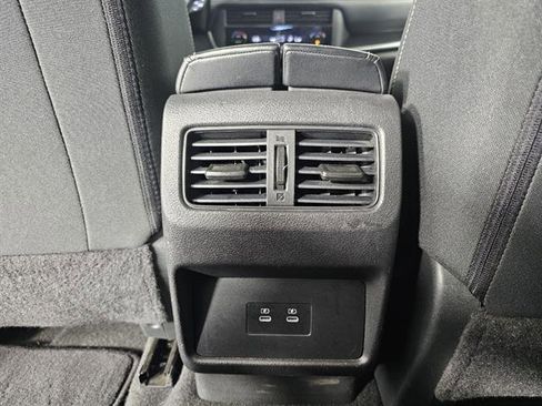 Used 2024 Nissan Rogue SV image 38