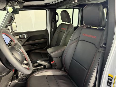 Used 2024 Jeep Wrangler Unlimited Rubicon AWD/4WD image 15