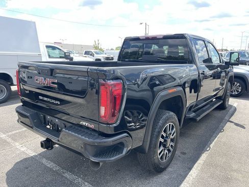 Used 2023 GMC Sierra 2500 AT4 w/ AT4 Preferred Package AWD/4WD image 10
