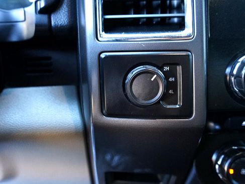 Used 2016 Ford F150 XLT image 18