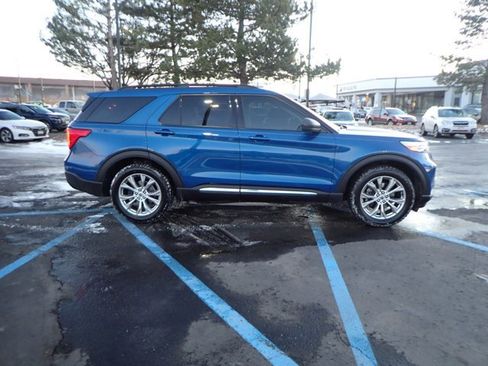 Used 2020 Ford Explorer XLT w/ Equipment Group 202A image 5