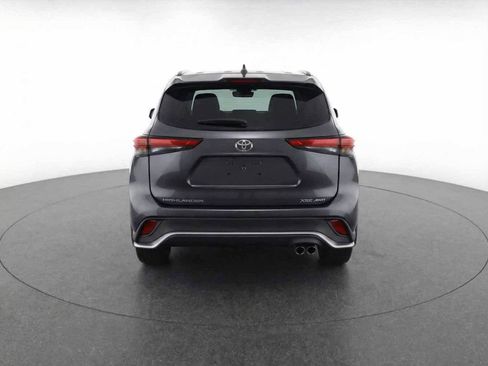 Certified 2025 Toyota Highlander XSE image 7