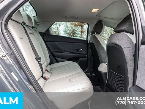 Used 2023 Hyundai Elantra Limited image 23