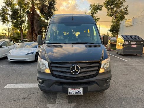 Used 2018 Mercedes-Benz Sprinter 2500 image 2