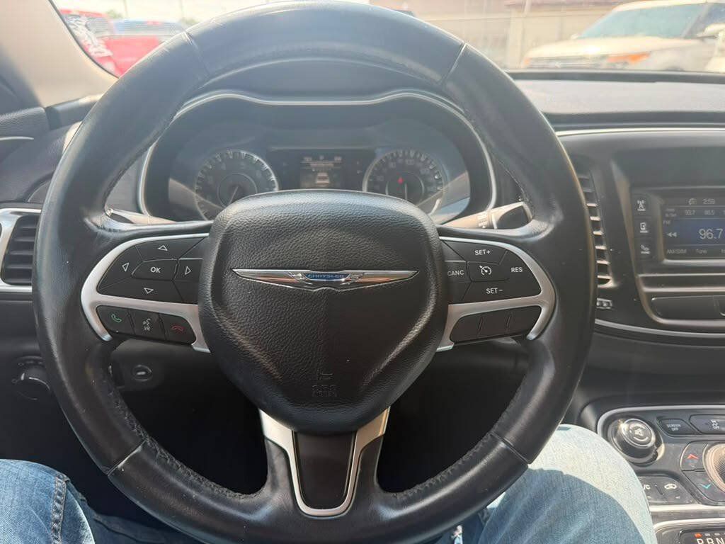 Used 2015 Chrysler 200 Limited w/ Convenience Group FWD image 9