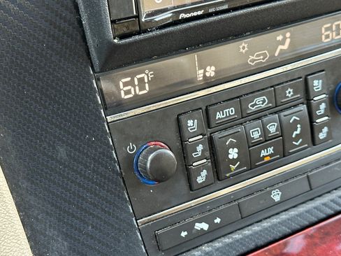 Used 2007 Cadillac Escalade AWD w/ Information Package image 29