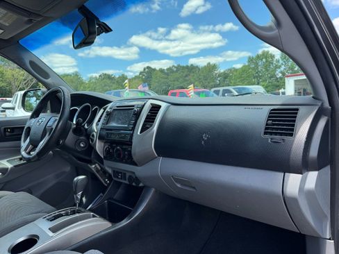 Used 2013 Toyota Tacoma 4x4 Double Cab w/ TRD Off-Road Pkg image 19
