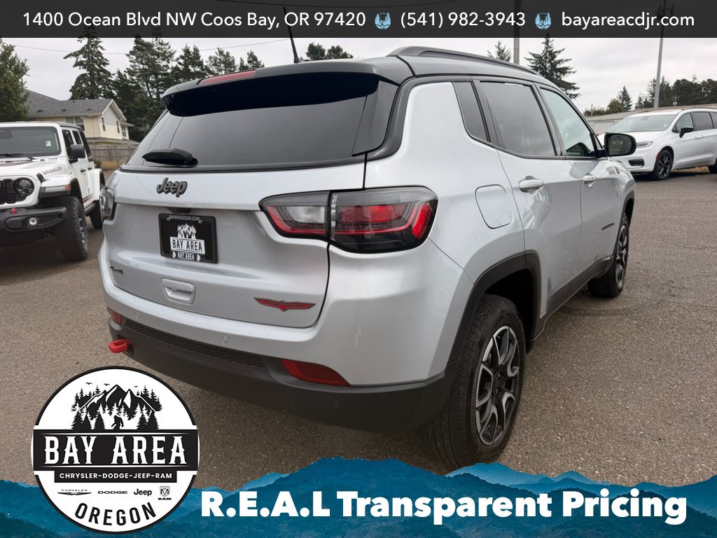 Used 2024 Jeep Compass Trailhawk w/ Trailhawk Elite Group AWD/4WD image 5