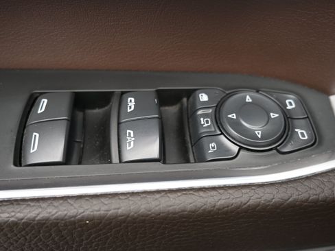 Used 2025 GMC Sierra 3500 Denali AWD/4WD image 15