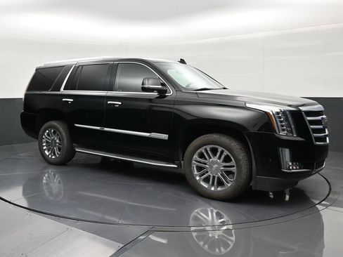 Used 2020 Cadillac Escalade 2WD image 7