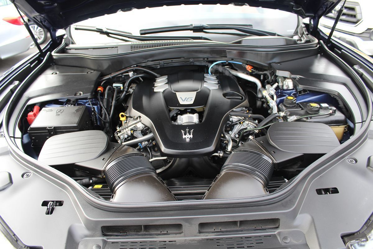Used 2021 Maserati Levante AWD/4WD image 39