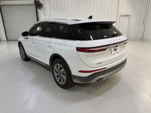 Used 2025 Lincoln Corsair FWD image 3