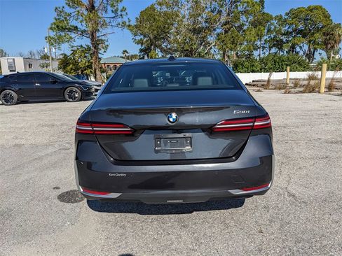 Used 2024 BMW 530i image 8