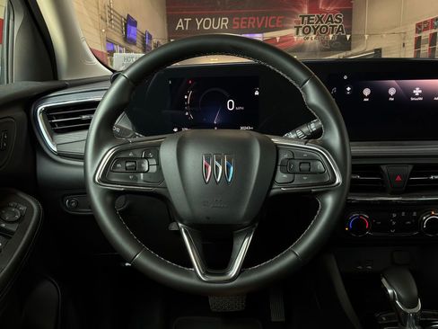 Used 2025 Buick Encore GX Preferred FWD image 30