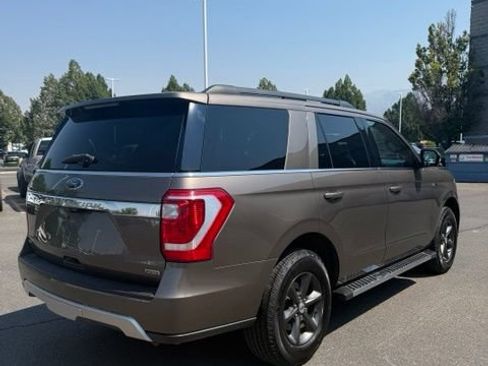 Used 2018 Ford Expedition XLT w/ Equipment Group 202A AWD/4WD image 6