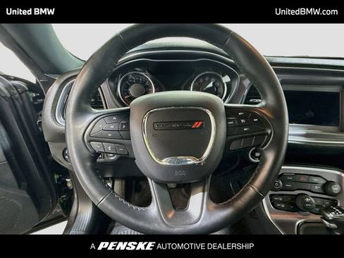 Used 2018 Dodge Challenger SXT RWD image 6