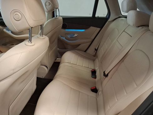 Used 2019 Mercedes-Benz GLC 300 4MATIC image 15