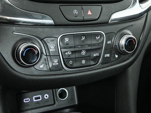 Used 2024 Chevrolet Equinox LT image 15