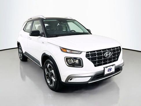 New 2026 Hyundai Venue SEL FWD image 3