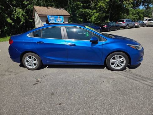 Used 2016 Chevrolet Cruze LT w/ Convenience Package FWD image 7