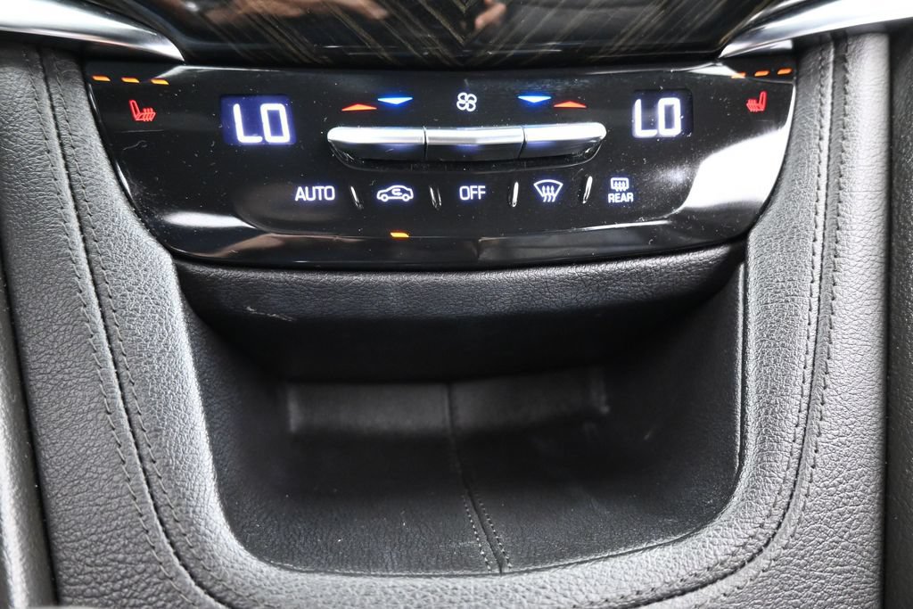 Used 2020 Cadillac XT6 Premium Luxury FWD image 29