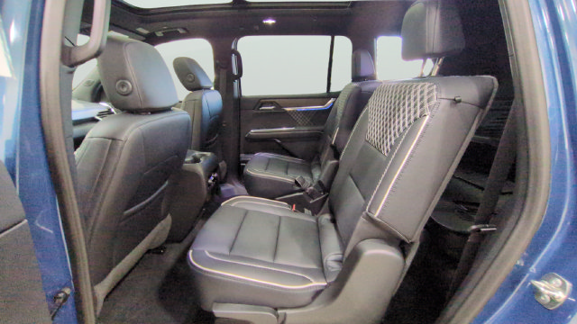 Used 2026 GMC Acadia Denali w/ Super Cruise Package AWD/4WD image 16