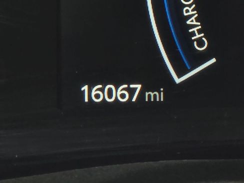 Used 2025 Toyota Camry SE image 34